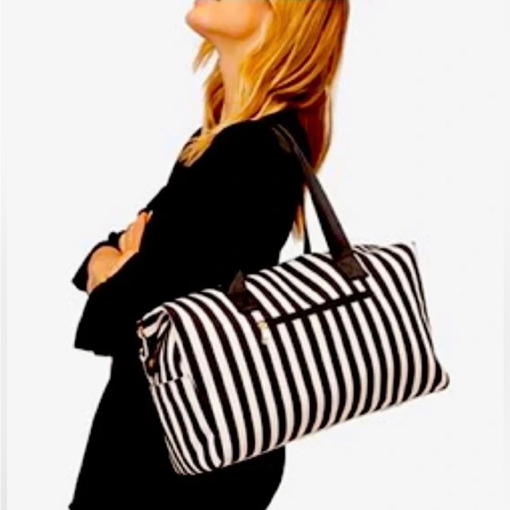 NWT ALICE & OLIVIA Positano Stripe Duffle Bag
